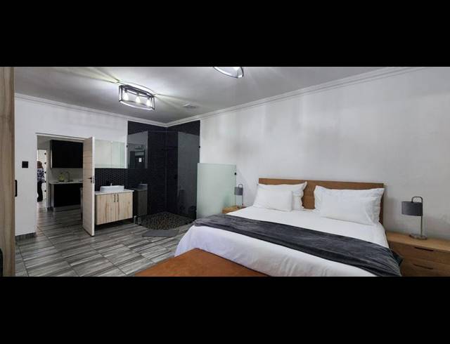 4 BEDROOM HOUSE FOR SALE IN ERASMUSKLOOF